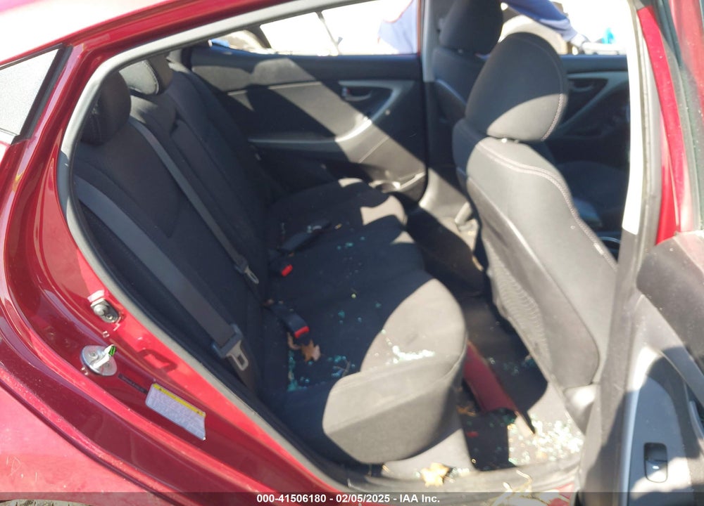 2015 HYUNDAI ELANTRA VIN: 5NPDH4AE4FH561292