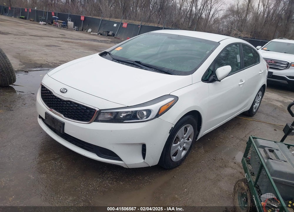 2018 KIA FORTE VIN: 3KPFK4A76JE175532