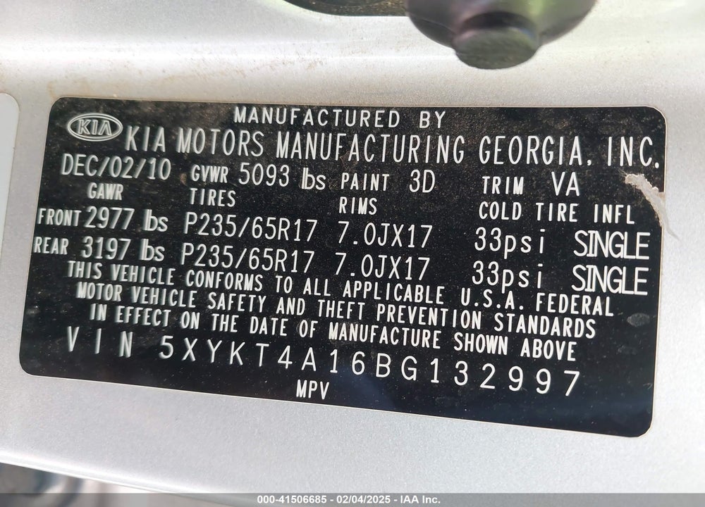 2011 KIA SORENTO VIN: 5XYKT4A16BG132997