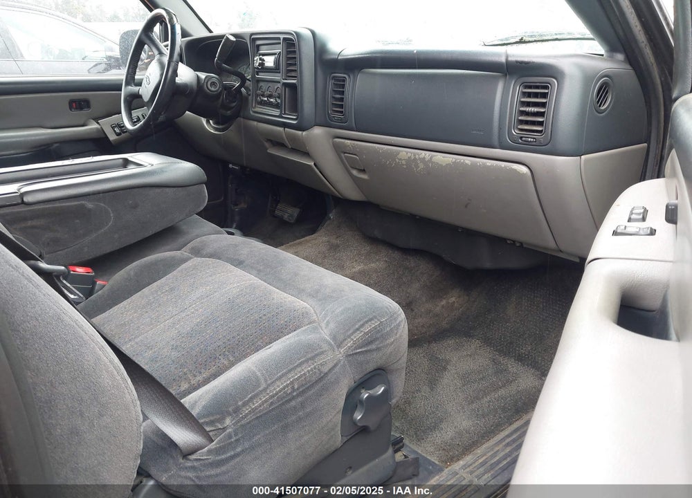 2001 CHEVROLET SUBURBAN 1500 LS VIN: 1GNEC16T41J316380