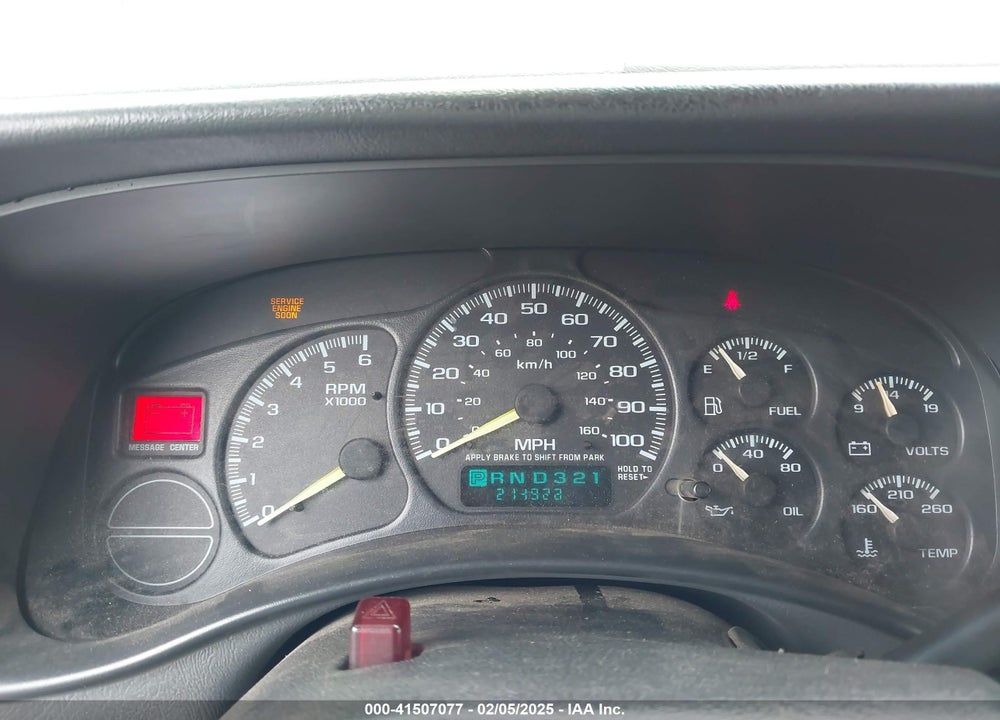 2001 CHEVROLET SUBURBAN 1500 LS VIN: 1GNEC16T41J316380