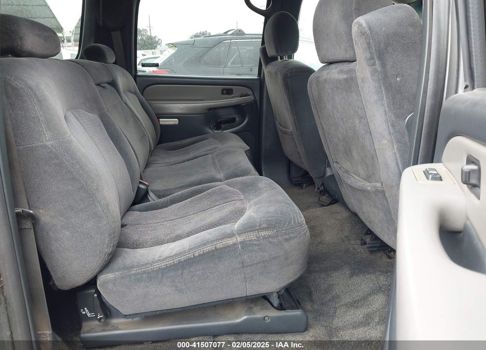 2001 CHEVROLET SUBURBAN 1500 LS VIN: 1GNEC16T41J316380