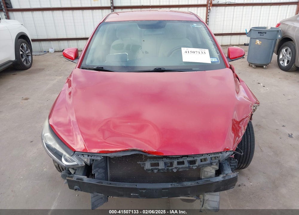2017 HYUNDAI ELANTRA VIN: KMHD74LF8HU320607