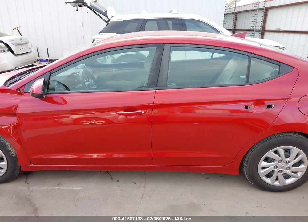 2017 HYUNDAI ELANTRA VIN: KMHD74LF8HU320607