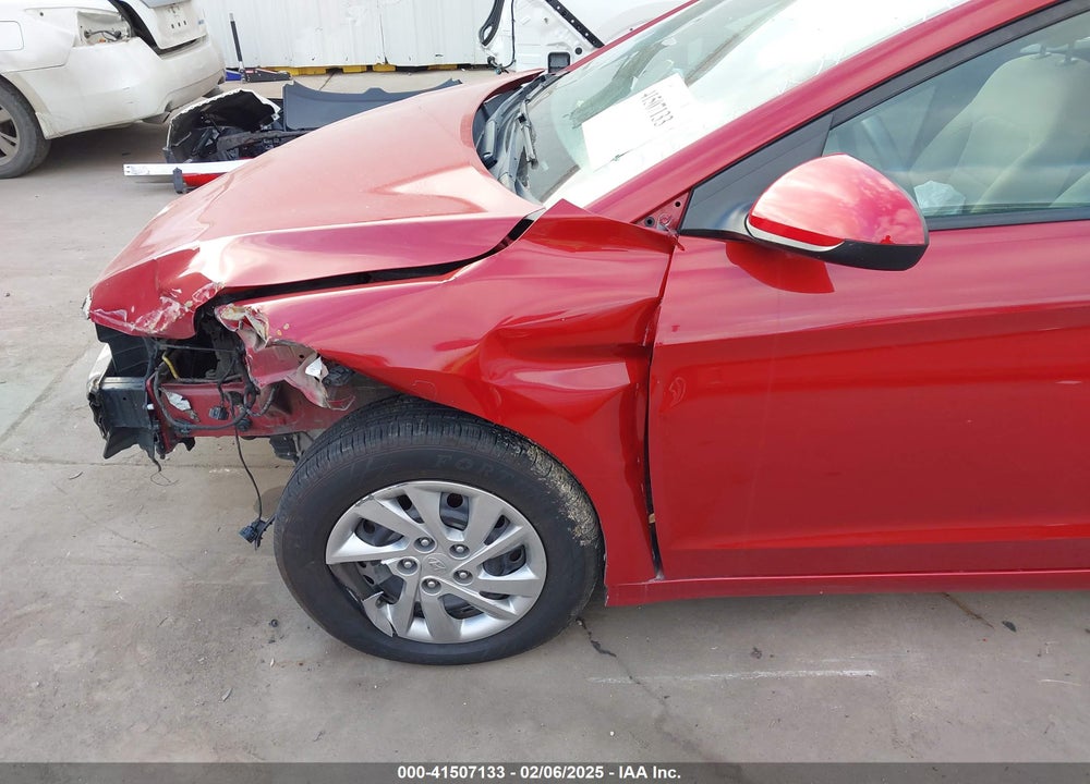 2017 HYUNDAI ELANTRA VIN: KMHD74LF8HU320607