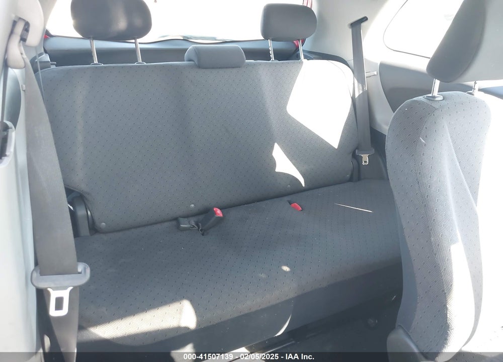 2009 TOYOTA YARIS VIN: JTDJT903095243074