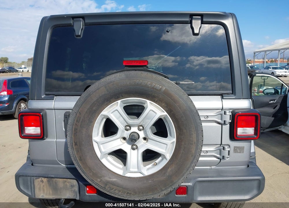 2020 JEEP WRANGLER UNLIMITED SAHARA 4X4 VIN: 1C4HJXENXLW230207