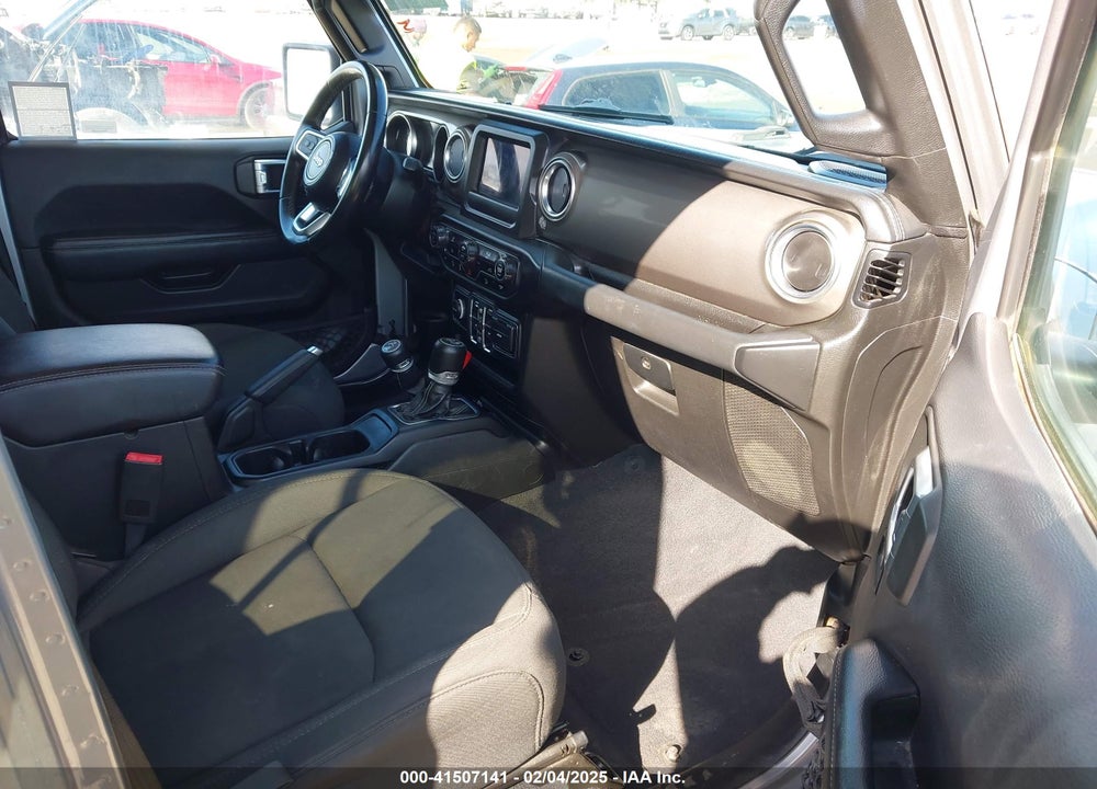 2020 JEEP WRANGLER UNLIMITED SAHARA 4X4 VIN: 1C4HJXENXLW230207