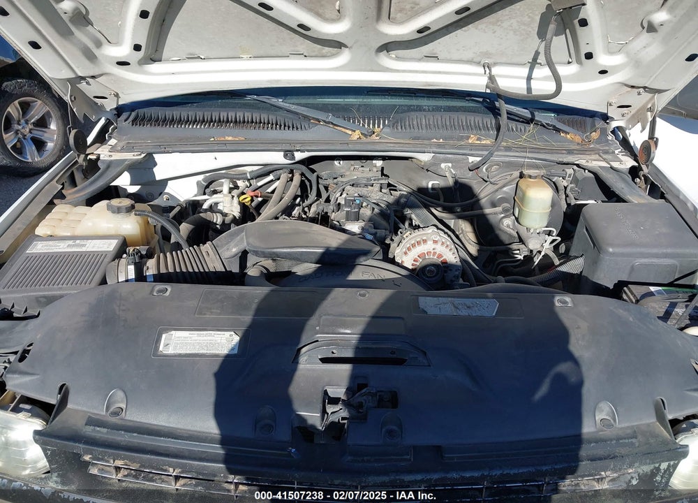 2000 CHEVROLET SUBURBAN 1500 LS VIN: 3GNFK16T0YG102926