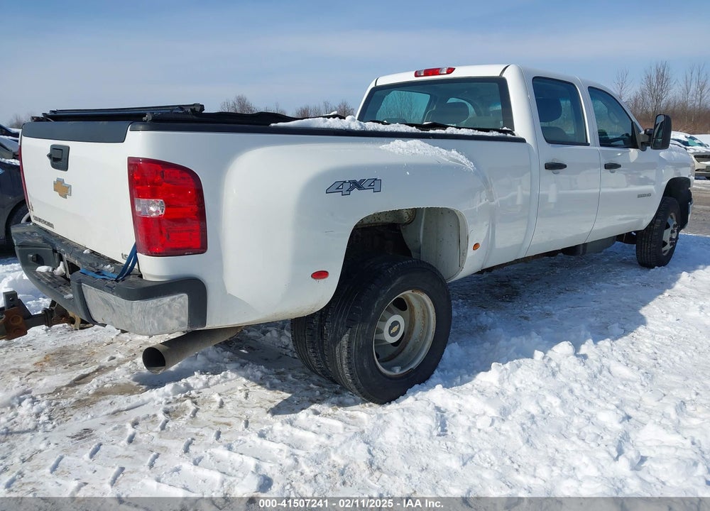 2011 CHEVROLET SILVERADO 3500HD WORK TRUCK VIN: 1GC4KZC81BF217302