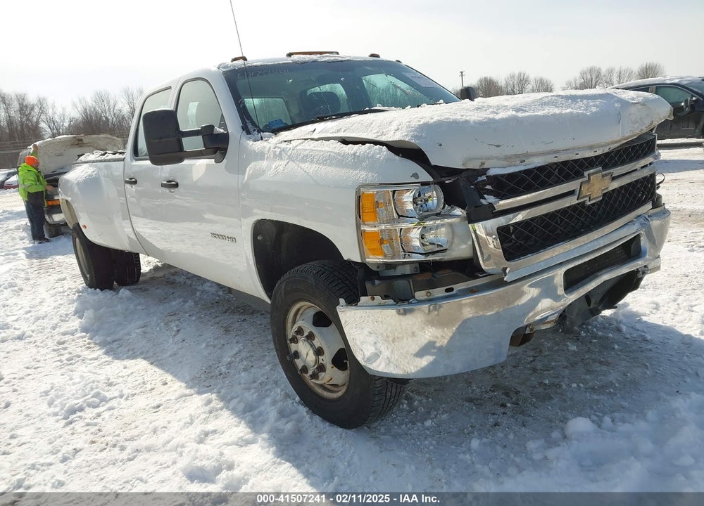 2011 CHEVROLET SILVERADO 3500HD WORK TRUCK VIN: 1GC4KZC81BF217302