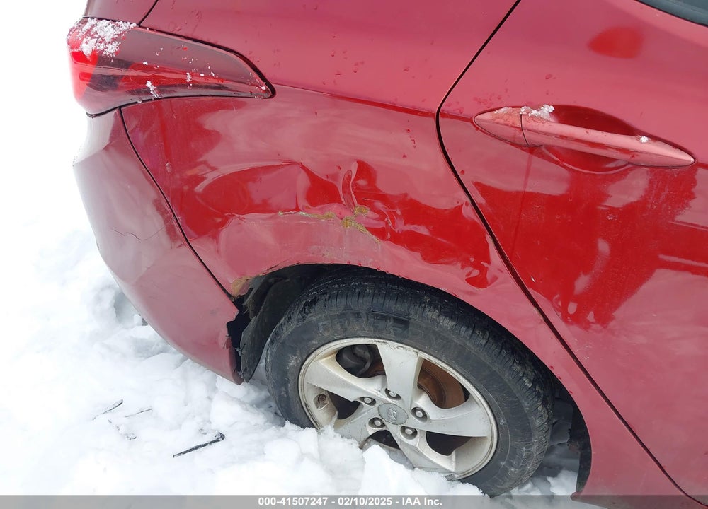2014 HYUNDAI ELANTRA VIN: 5NPDH4AE9EH536046