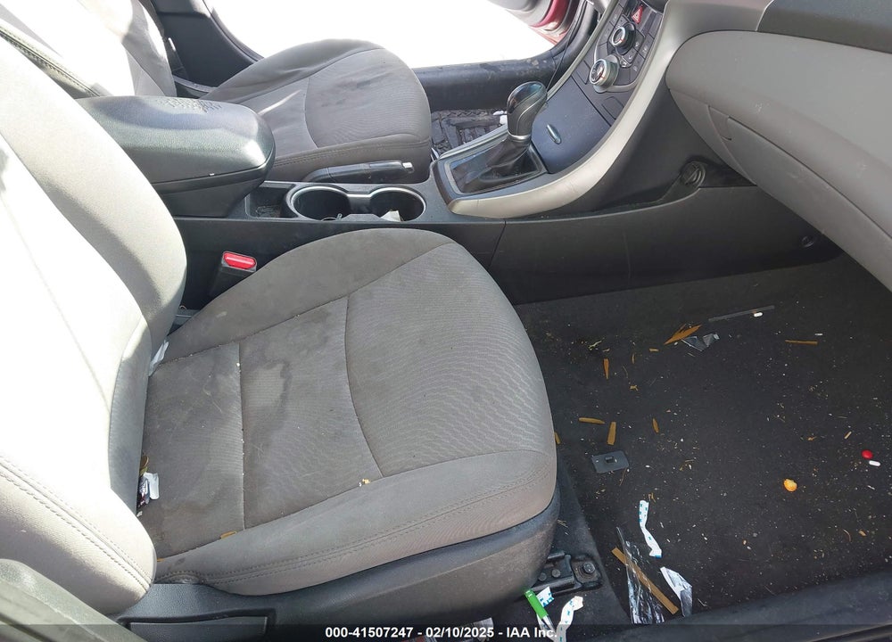 2014 HYUNDAI ELANTRA VIN: 5NPDH4AE9EH536046