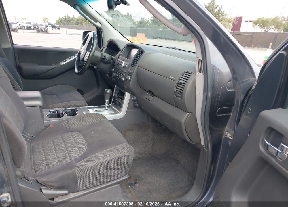 2011 NISSAN PATHFINDER SV VIN: 5N1AR1NN0BC632711