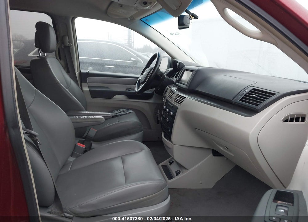 2012 VOLKSWAGEN ROUTAN VIN: 2C4RVABG1CR276366