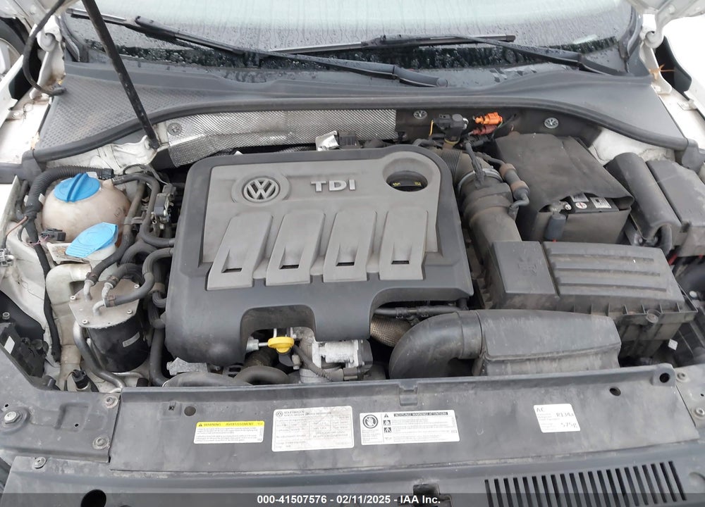 2014 VOLKSWAGEN PASSAT 2.0L TDI SE VIN: 1VWBN7A33EC065651