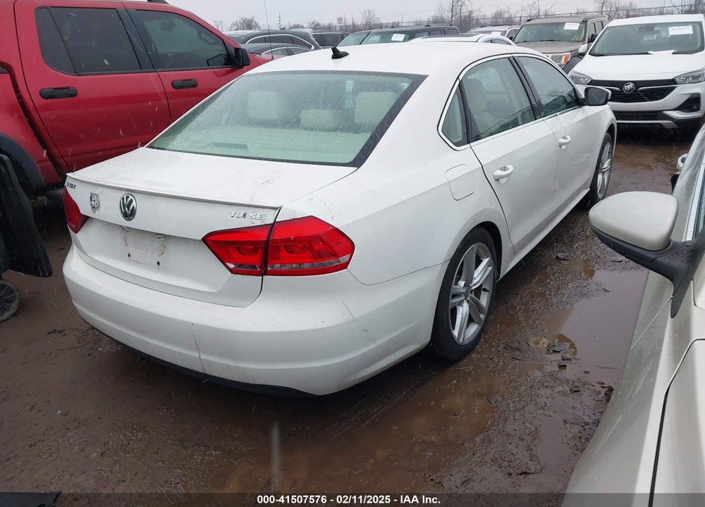 2014 VOLKSWAGEN PASSAT 2.0L TDI SE VIN: 1VWBN7A33EC065651