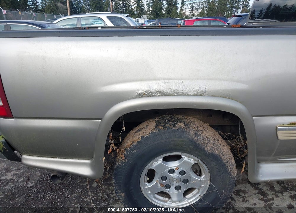 2001 CHEVROLET SILVERADO 1500 LS VIN: 1GCEK19T61Z103505