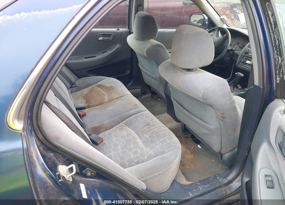 2001 HONDA ACCORD 2.3 EX VIN: 1HGCG66851A006026