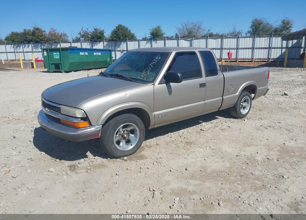 2001 CHEVROLET S-10 LS VIN: 1GCCS19W318110029