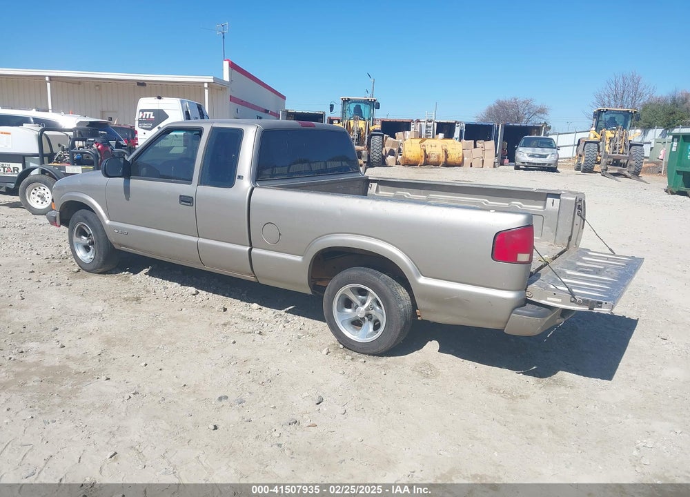 2001 CHEVROLET S-10 LS VIN: 1GCCS19W318110029
