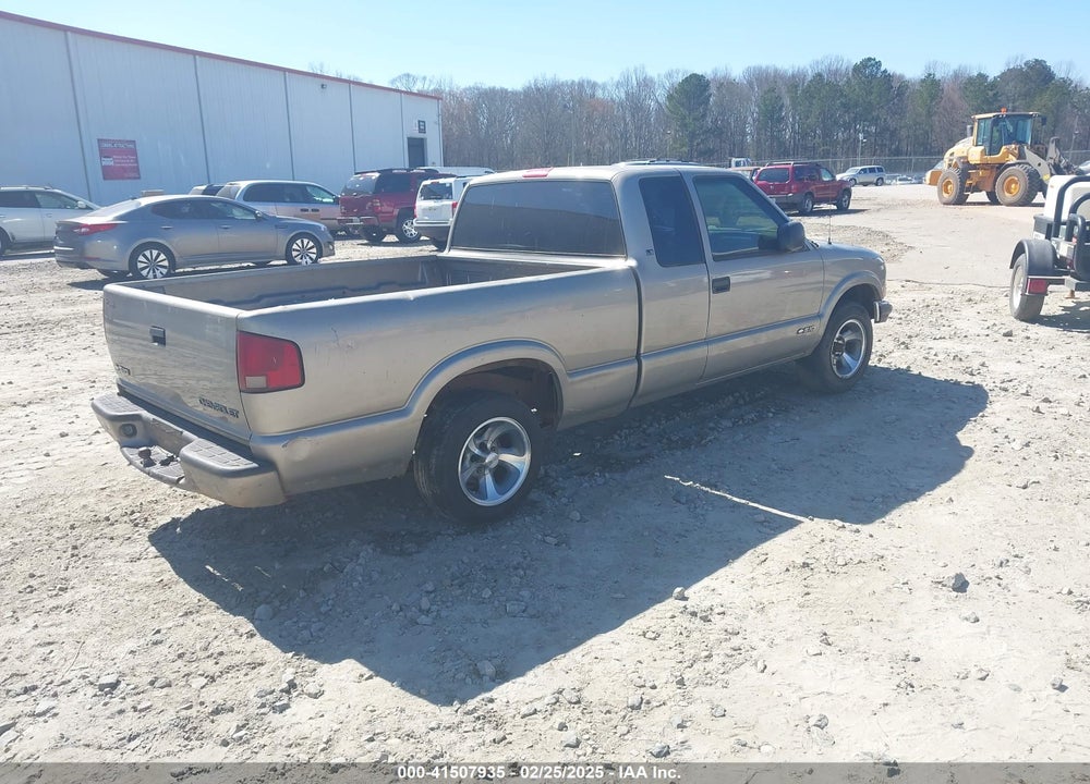 2001 CHEVROLET S-10 LS VIN: 1GCCS19W318110029