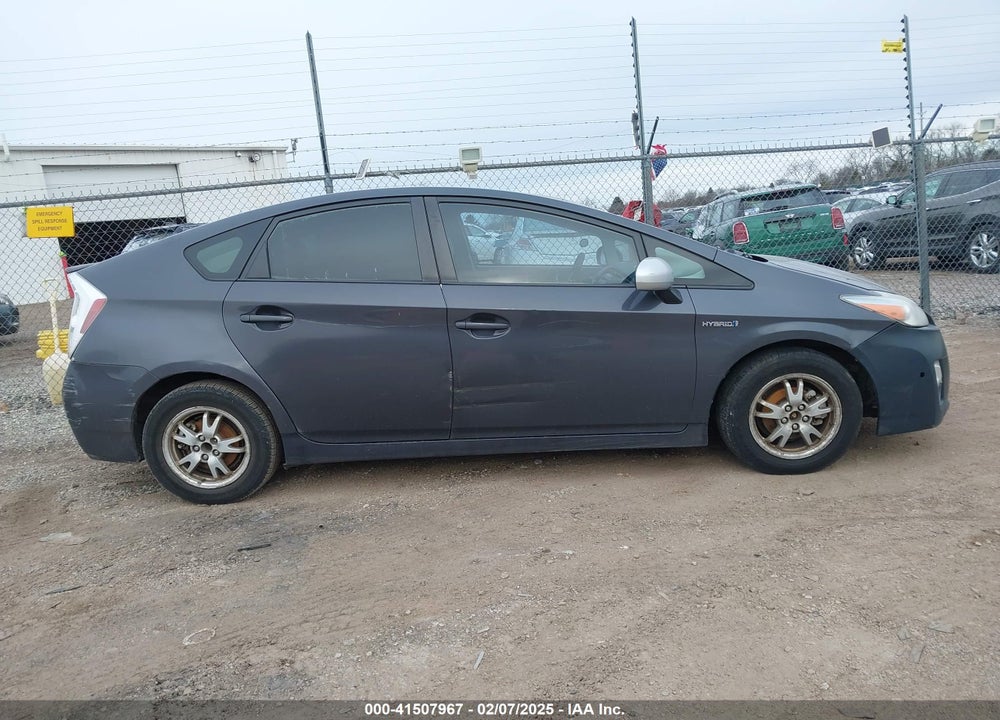 2011 TOYOTA PRIUS TWO VIN: JTDKN3DUXB1368613