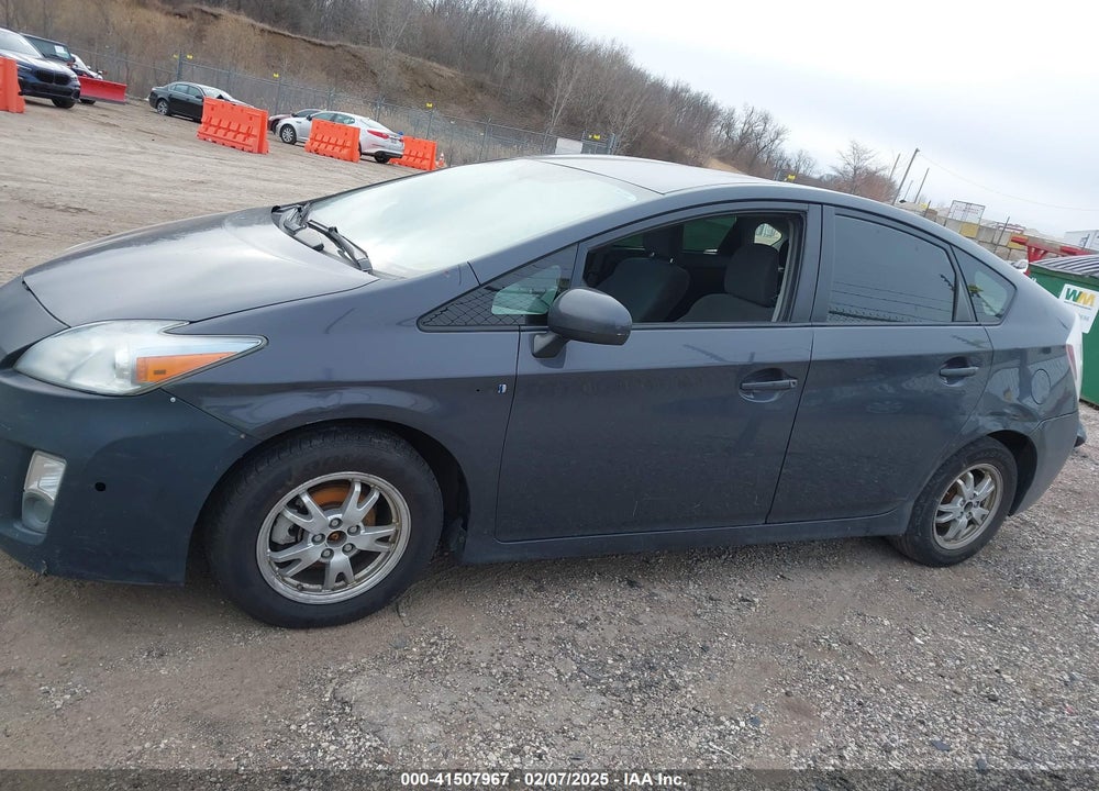 2011 TOYOTA PRIUS TWO VIN: JTDKN3DUXB1368613