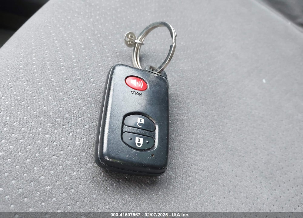 2011 TOYOTA PRIUS TWO VIN: JTDKN3DUXB1368613