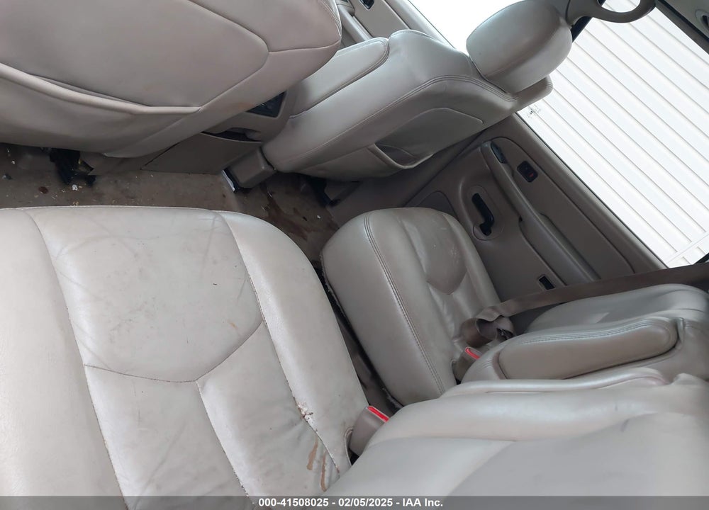 2005 CHEVROLET SUBURBAN 1500 LT VIN: 3GNEC16Z85G157682