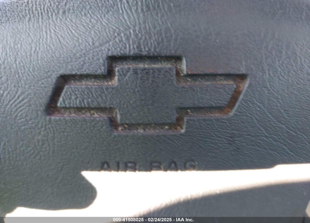 2005 CHEVROLET SUBURBAN 1500 LT VIN: 3GNEC16Z85G157682