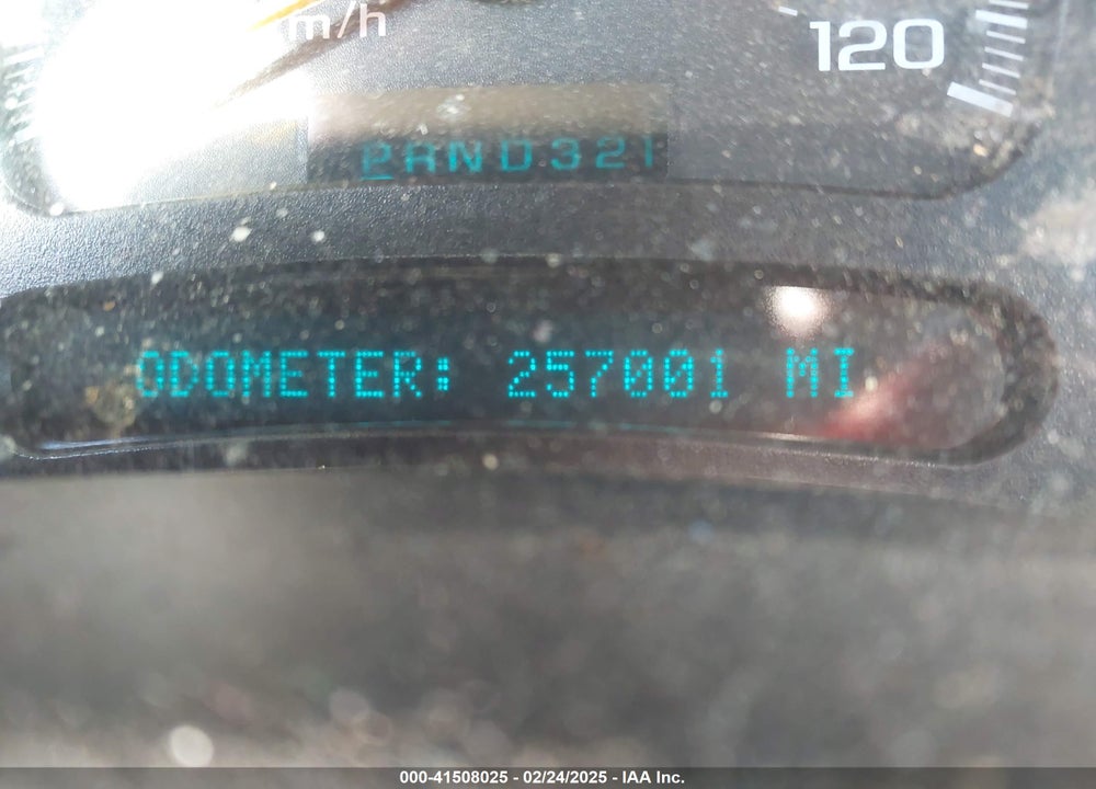 2005 CHEVROLET SUBURBAN 1500 LT VIN: 3GNEC16Z85G157682