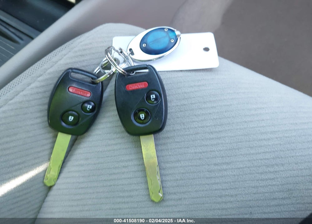 2011 HONDA CIVIC LX VIN: 2HGFA1F57BH540882