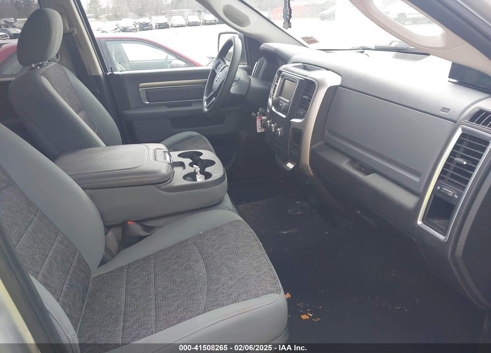 2019 RAM 1500 CLASSIC SLT VIN: 1C6RR7GT0KS512930