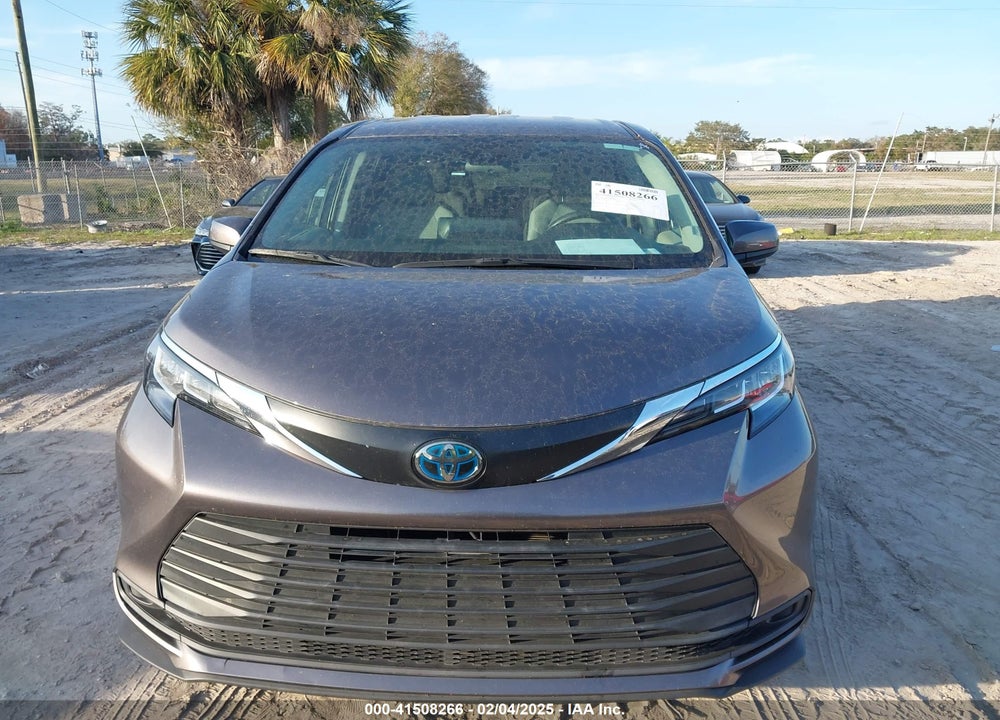 2021 TOYOTA SIENNA LE VIN: 5TDKRKEC7MS035649