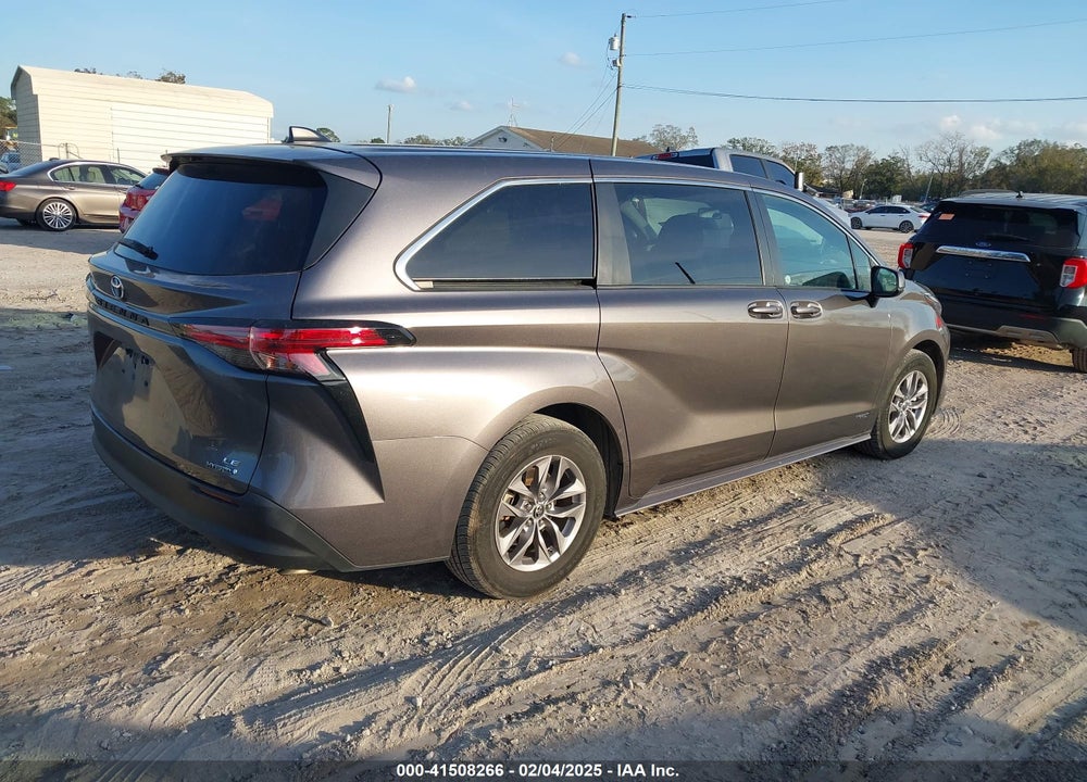 2021 TOYOTA SIENNA LE VIN: 5TDKRKEC7MS035649