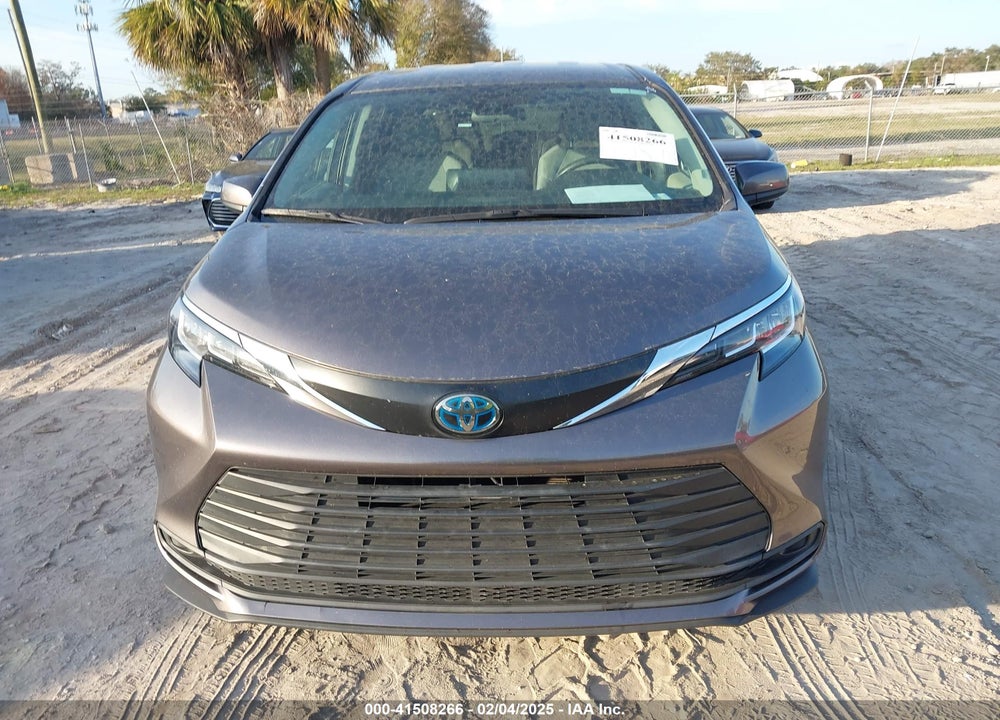 2021 TOYOTA SIENNA LE VIN: 5TDKRKEC7MS035649