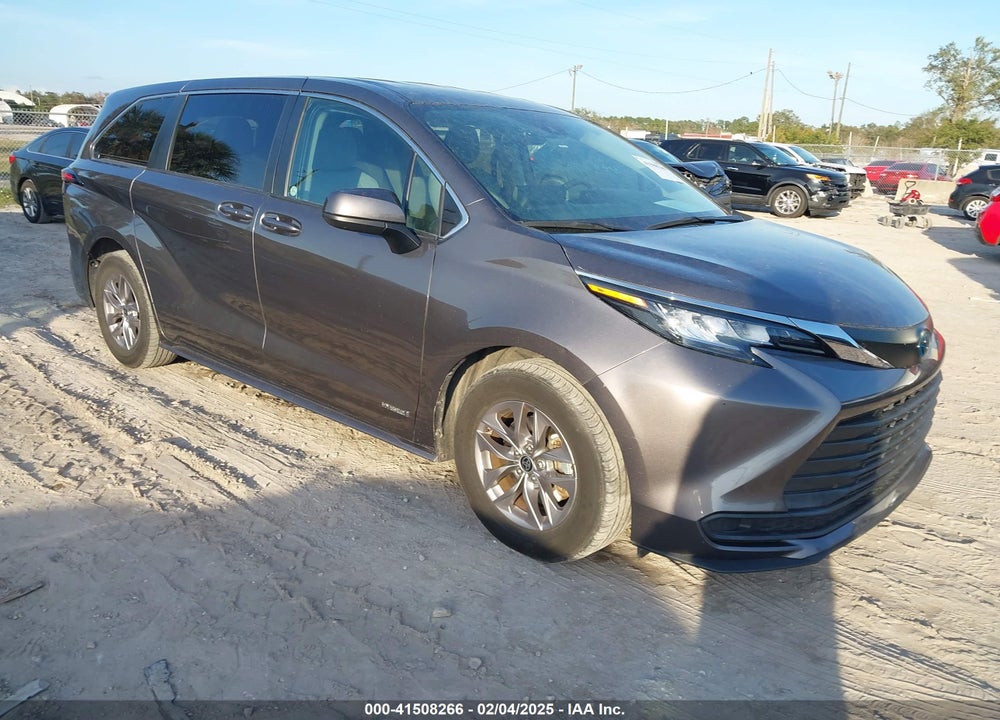 2021 TOYOTA SIENNA LE VIN: 5TDKRKEC7MS035649