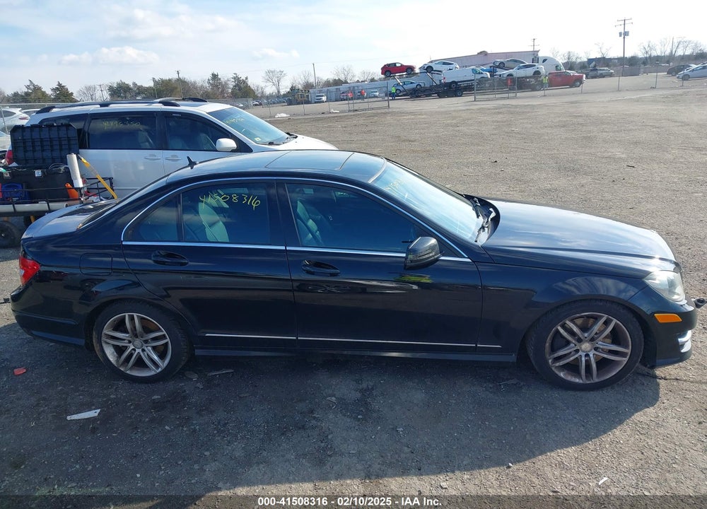 2013 MERCEDES-BENZ C 300 VIN: WDDGF8AB5DR272353
