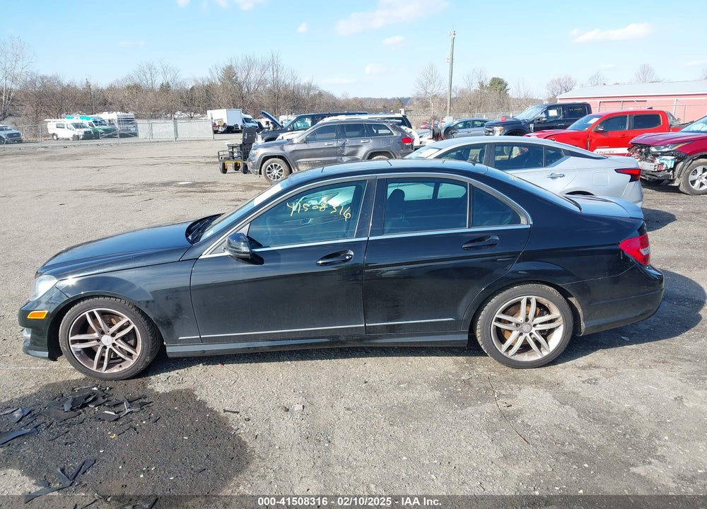 2013 MERCEDES-BENZ C 300 VIN: WDDGF8AB5DR272353