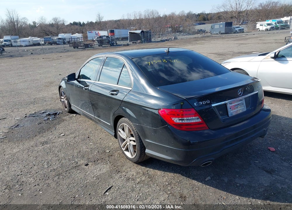 2013 MERCEDES-BENZ C 300 VIN: WDDGF8AB5DR272353