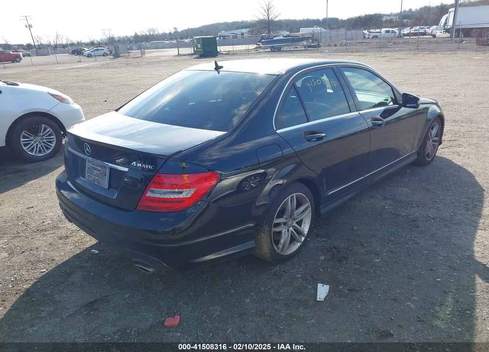 2013 MERCEDES-BENZ C 300 VIN: WDDGF8AB5DR272353