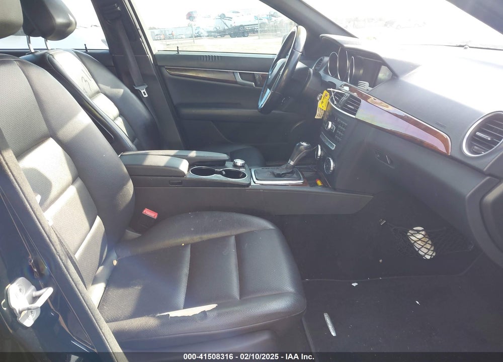 2013 MERCEDES-BENZ C 300 VIN: WDDGF8AB5DR272353