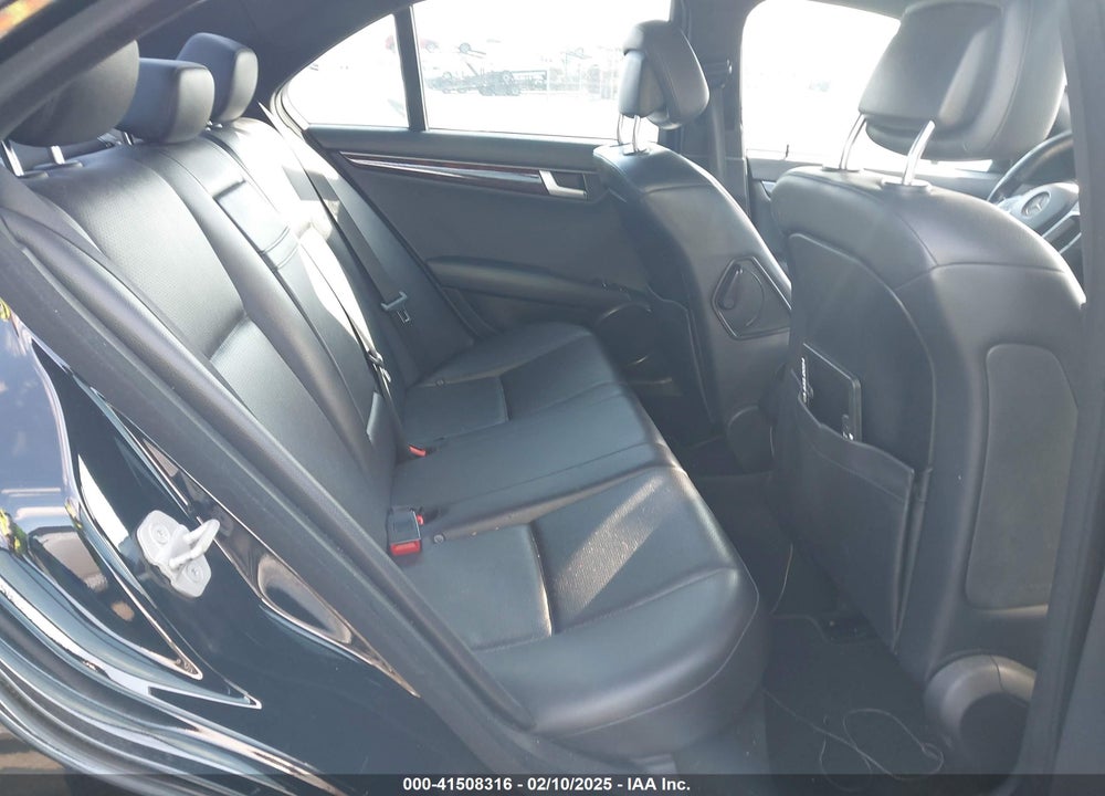 2013 MERCEDES-BENZ C 300 VIN: WDDGF8AB5DR272353