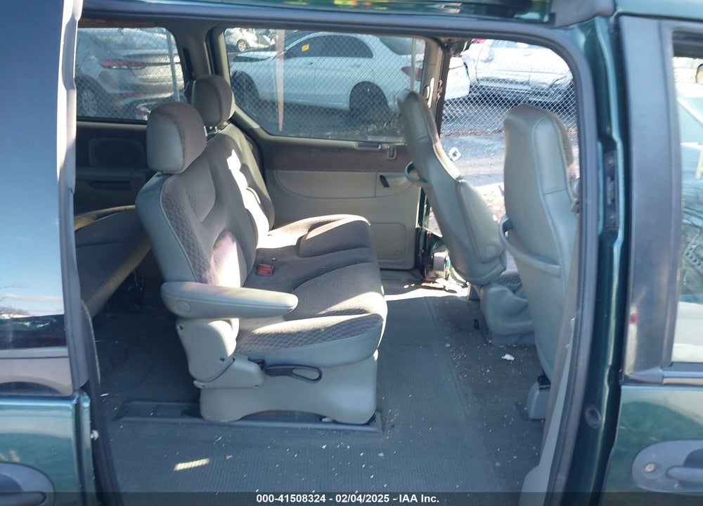 1998 PLYMOUTH GRAND VOYAGER SE VIN: 1P4GP44G4WB769991