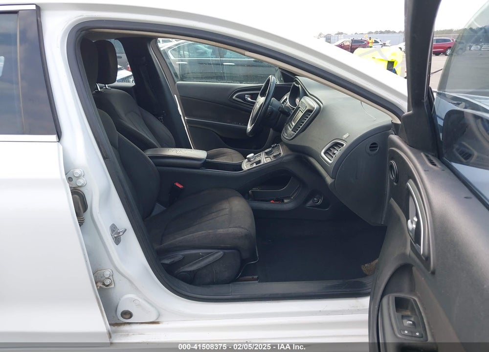 2015 CHRYSLER 200 VIN: 1C3CCCAB8FN671163