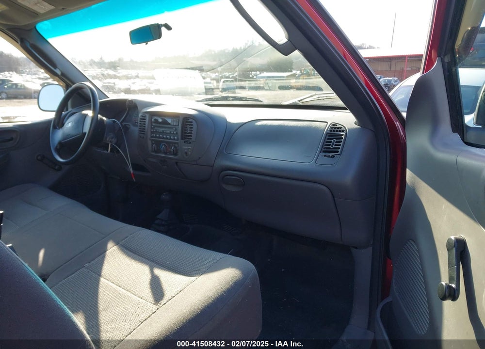2002 FORD F-150 XL/XLT VIN: 1FTRF18L12NB84378