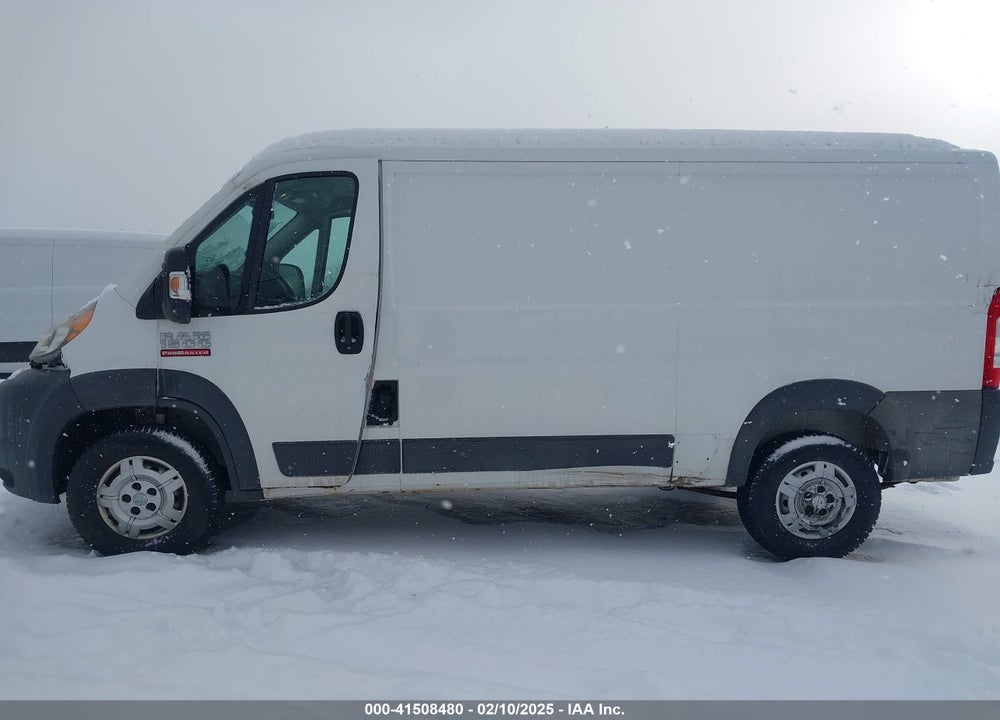 2017 RAM PROMASTER 1500 LOW ROOF 136 WB VIN: 3C6TRVAG8HE529444