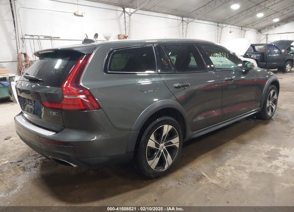 2020 VOLVO V60 CROSS COUNTRY T5 VIN: YV4102WKXL1039912