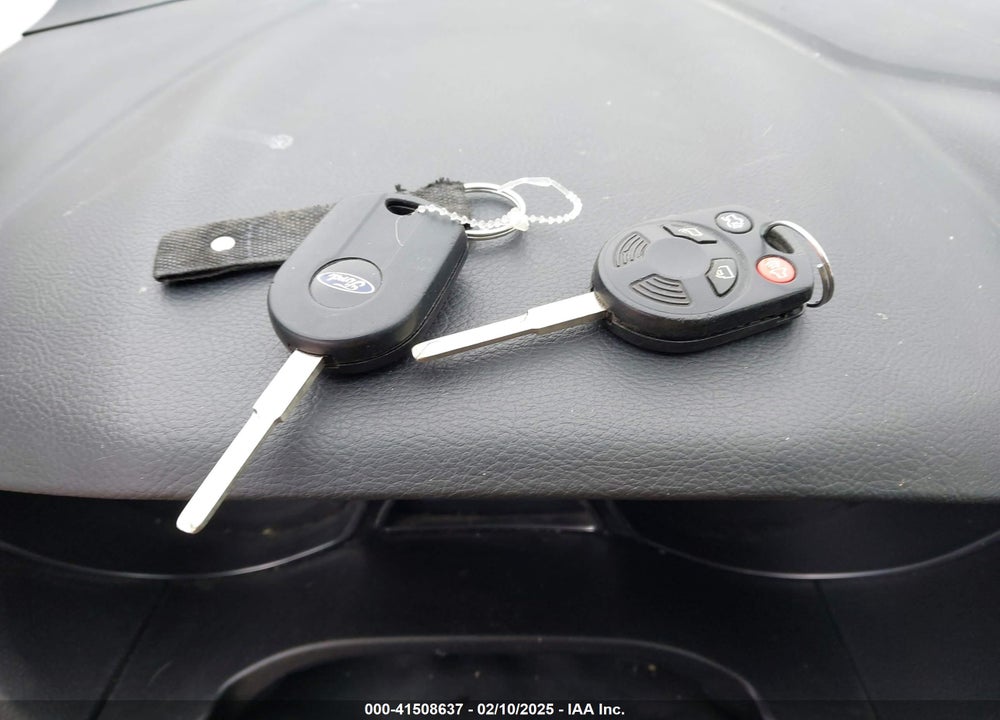 2015 FORD FOCUS VIN: 1FADP3K28FL374723